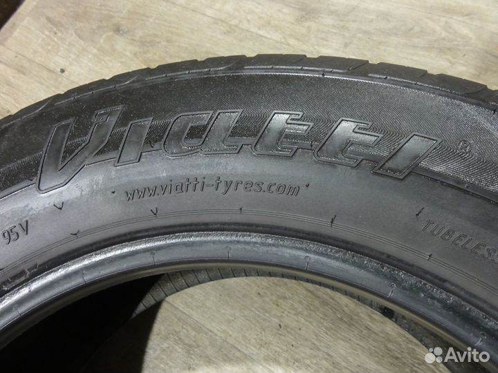 Viatti Strada Asimmetrico V-130 215/60 R16 95V