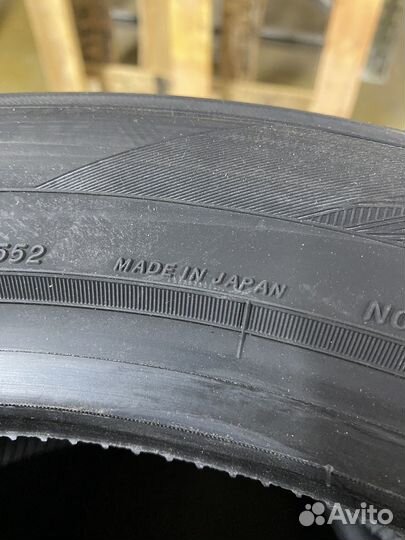 Yokohama Advan dB V552 235/45 R18 94W