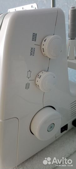 Японский Оверлог Janome MyLock 495