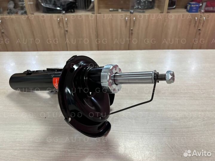 Амортизатор передний правый Фокус 2 2005 - 2011