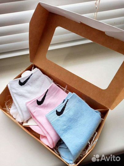 Боксы подарочные с носочками