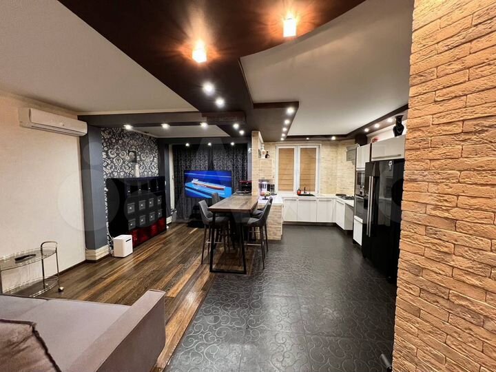 2-к. квартира, 64,2 м², 1/5 эт.