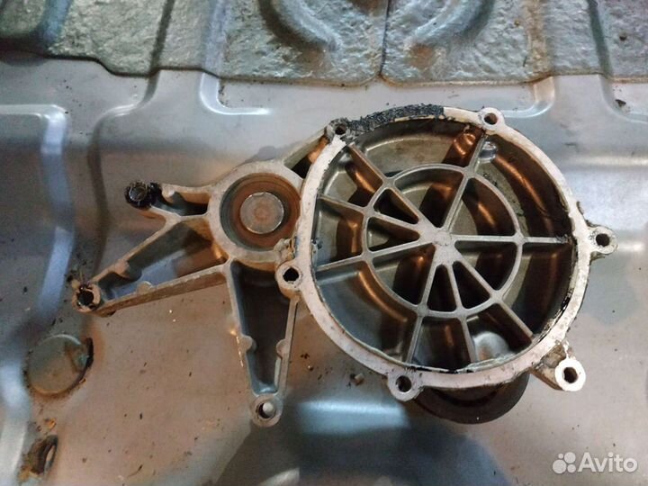 Кронштейн вискомуфты в сборе Ssang Yong Rexton