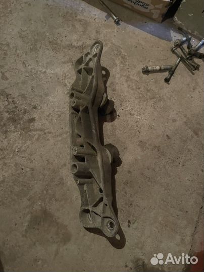 Траверса с подушками АКПП бмв Е39 м52tu