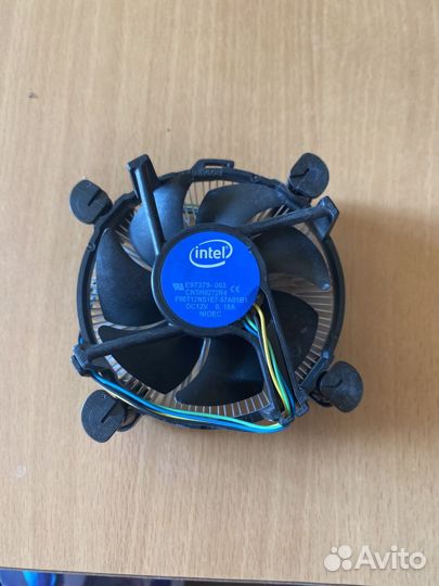 Процессорный кулер intel