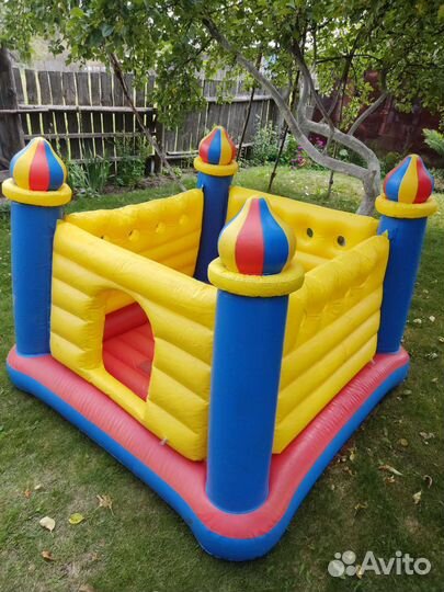 Надувной игровой центр