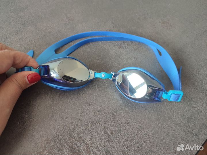 Очки для плавания