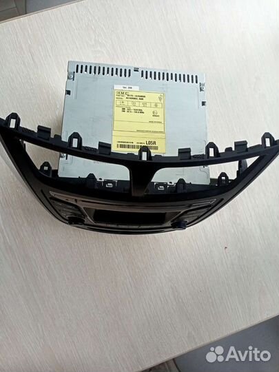 Магнитола с рамкой на Hyundai Solaris