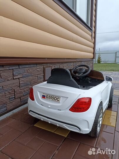 Детская машина на аккумуляторе с пультом