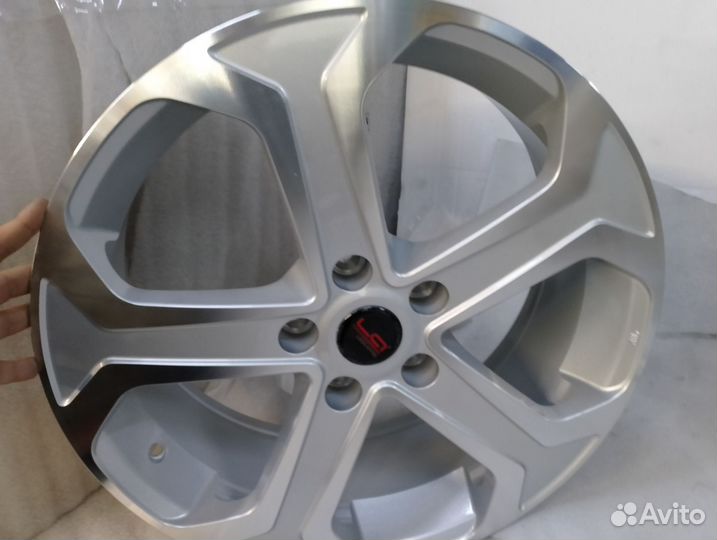 Литые диски R18 5x114.3 Инфинити