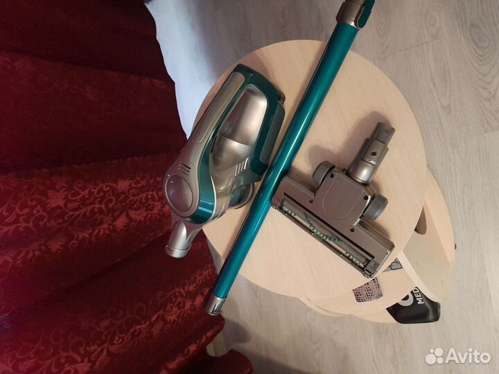 Беспроводной вертикальный пылесос Kitfort-515-2