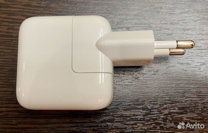 Зарядное устройство от Apple