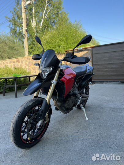 Продам шикарный мотоцикл Aprilia Dorsoduro 750