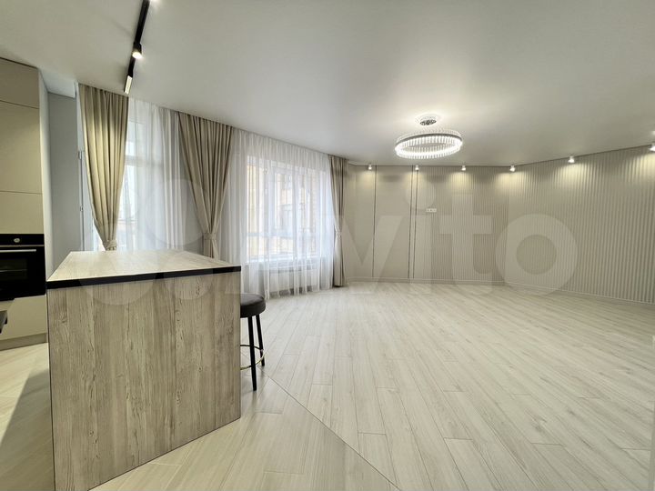 2-к. квартира, 87 м², 15/18 эт.