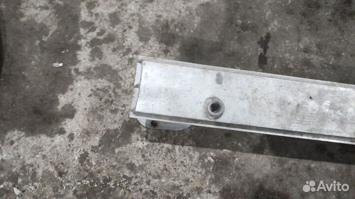 Усилитель заднего бампера Peugeot 308