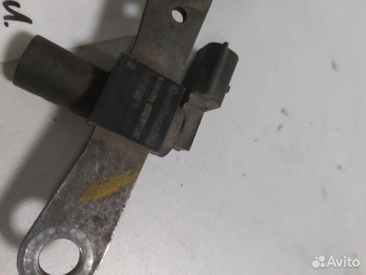 Датчик коленвала Renault Sandero 1