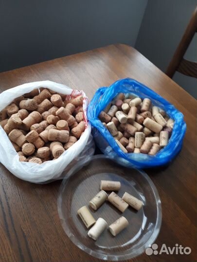 Пробки из под шампанского и вина-213 шт