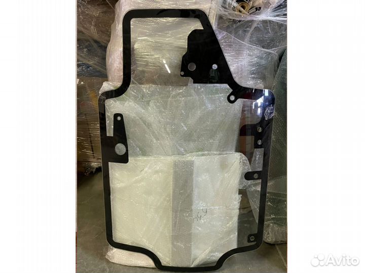 Стекло лобовое правое Bomag