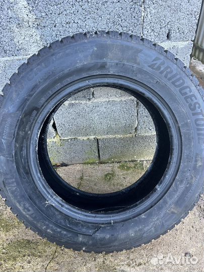 Bridgestone WT17 235/65 R17 108T