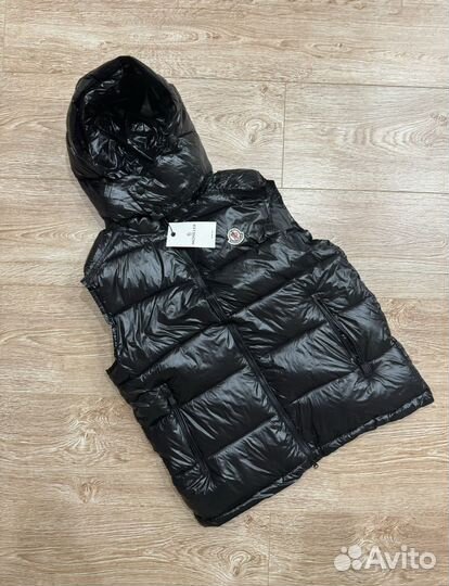 Жилетка Moncler с капюшоном