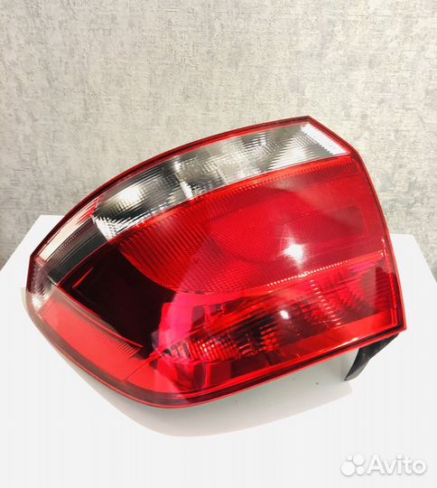 Задний правый фонарь Volkswagen polo 2009