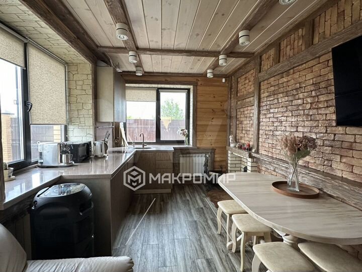 Дом 200 м² на участке 14,4 сот.