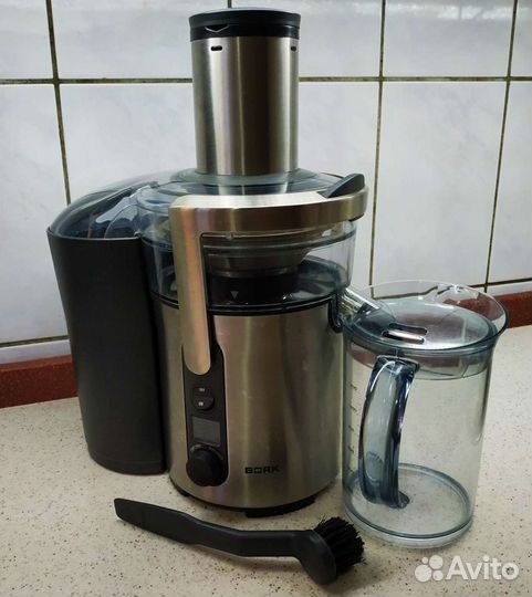 Соковыжималка Bork S700