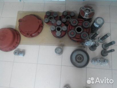 Крышка редуктора JCB220 332/H3904