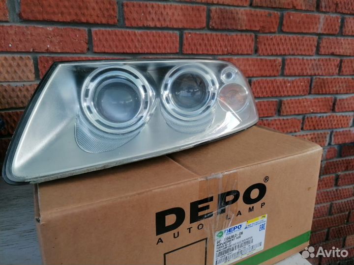 Фары на Volkswagen Touareg 2005 г.в