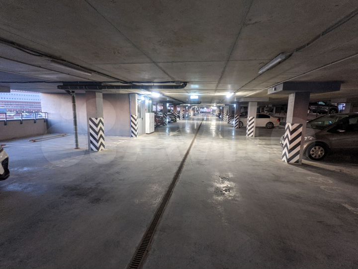 Машиноместо, 14 м²