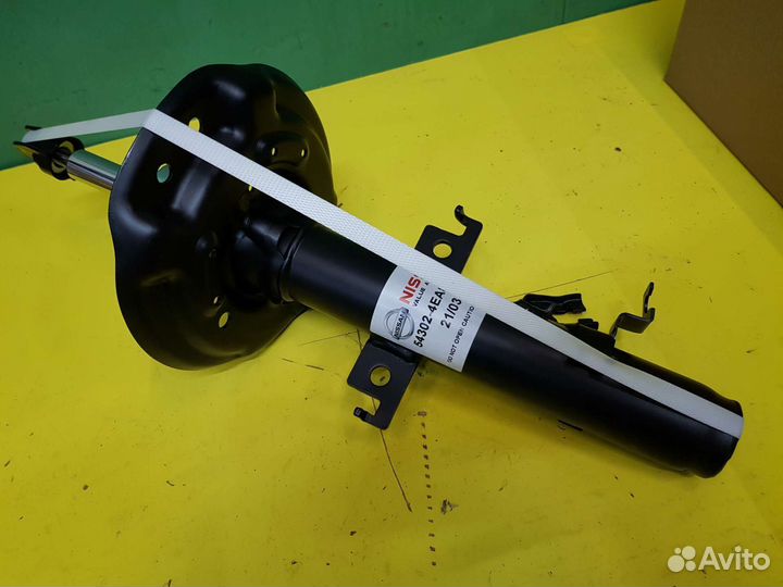 Амортизатор правый Ниссан Кашкай J11 543024EA8C