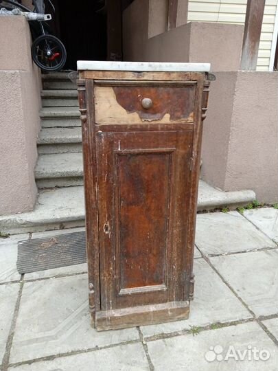 Тумбочка старинная