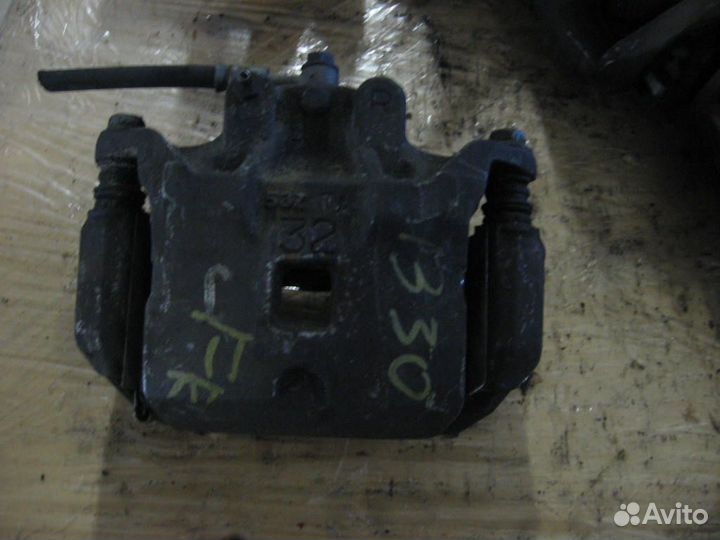 Суппорт перед право Nissan B30 lafesta контрактный