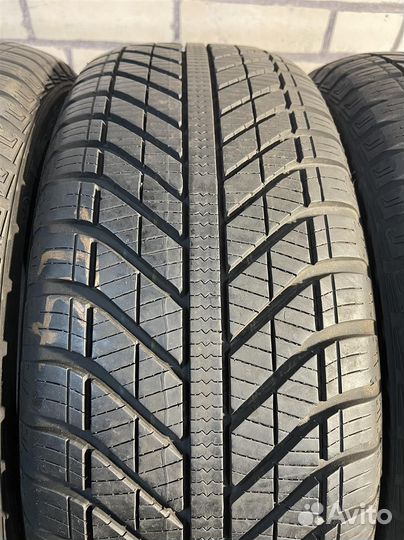 Goodyear Vector 4Seasons 205/50 R17 89V