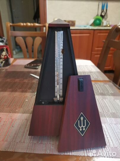 Метроном механический