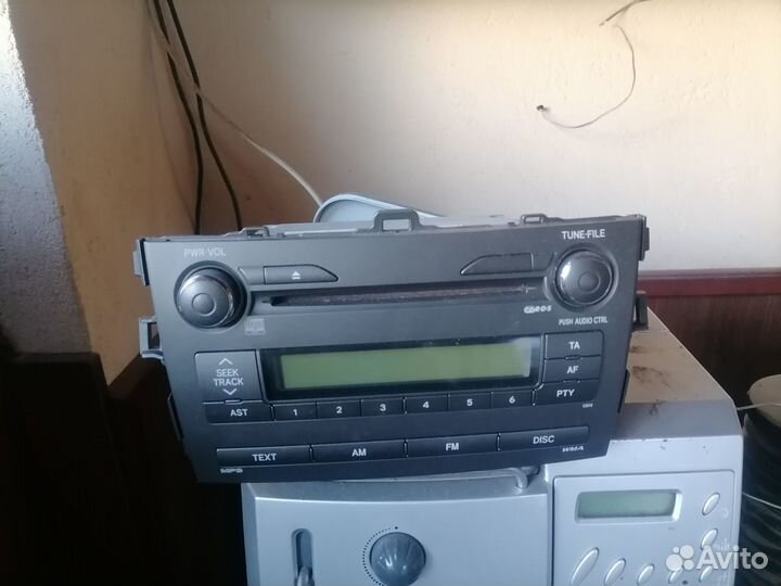 Штатная автомагнитола на тайоту королу