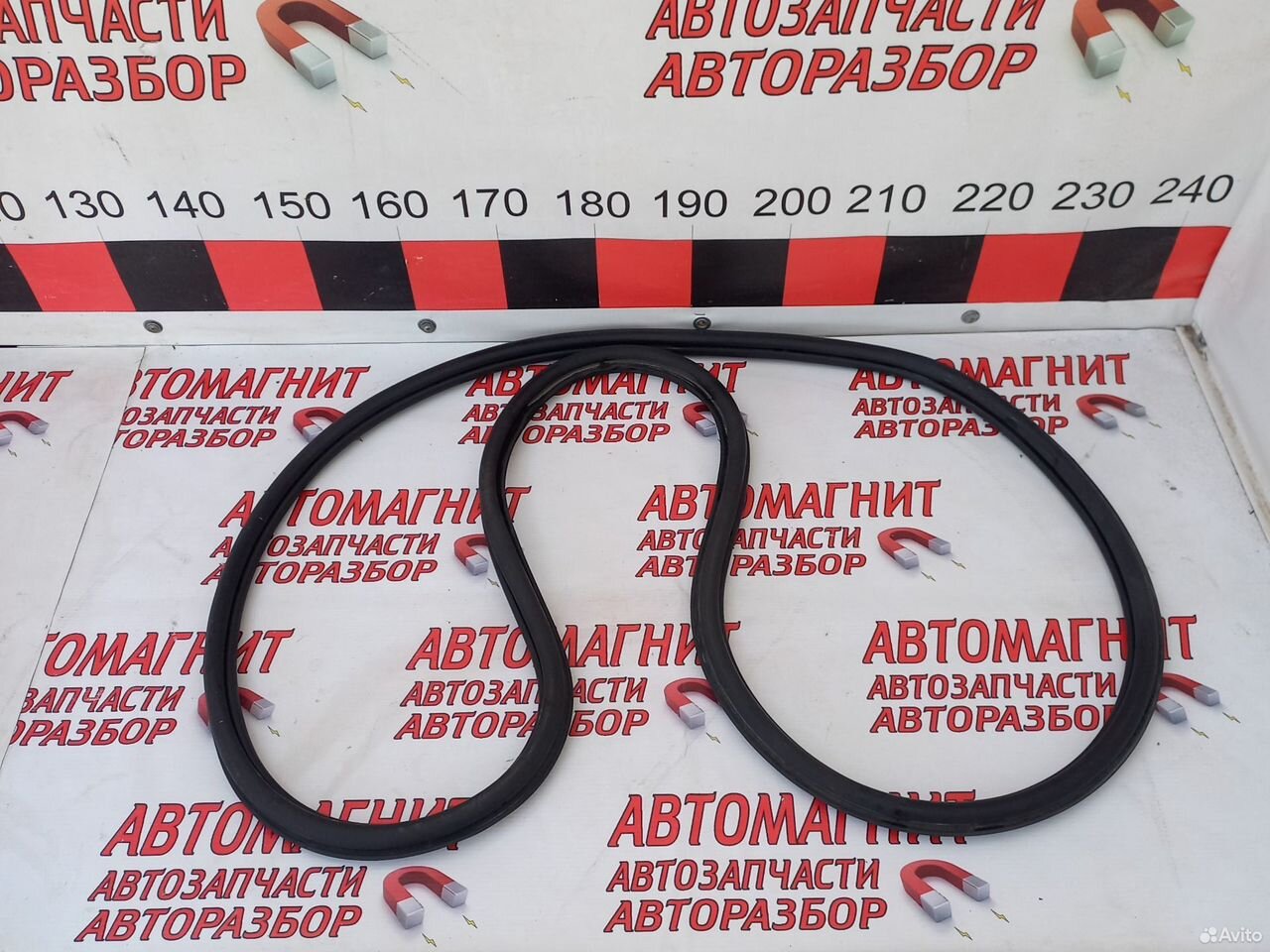 Уплотнитель двери задней левой Шкода Октавия А7