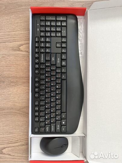 Беспроводная клавиатура и мышь