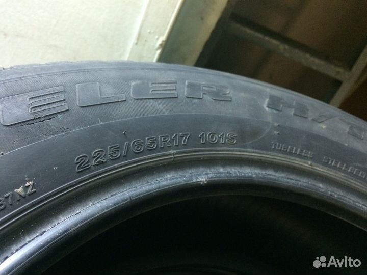 Bridgestone Dueler H/T D687 225/65 R17