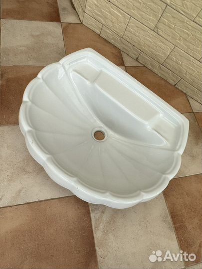 Раковина с пьедесталом