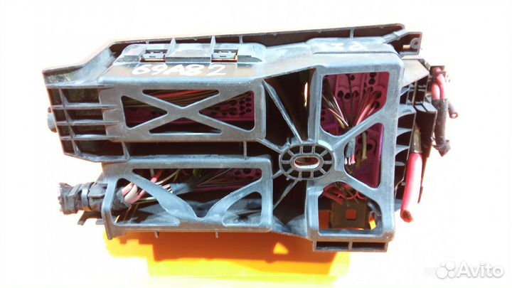 Блок предохранителей для Opel Zafira B