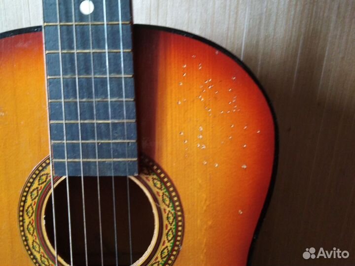 Акустическая гитара