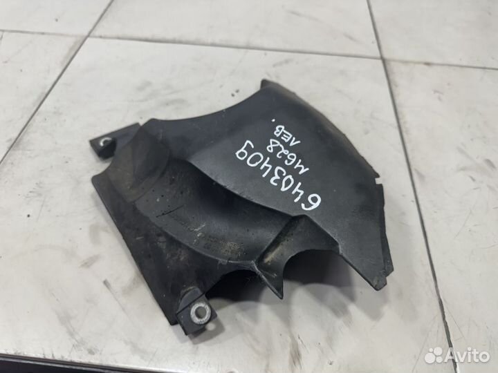 Накладка моторного отсека