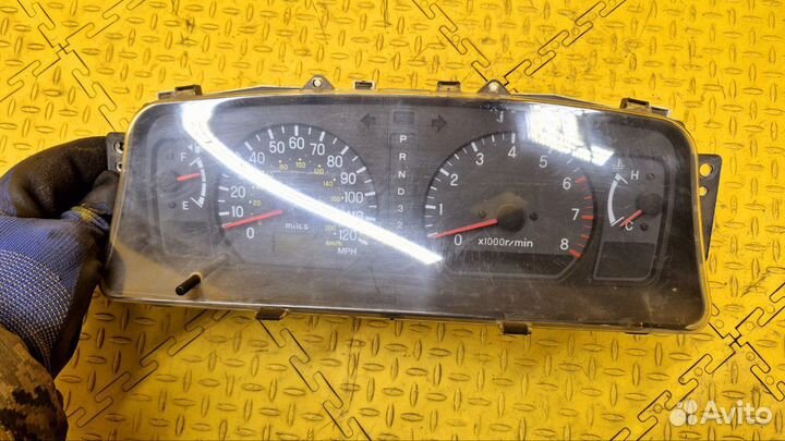 Панель приборов Mitsubishi Montero Sport 1 6G72