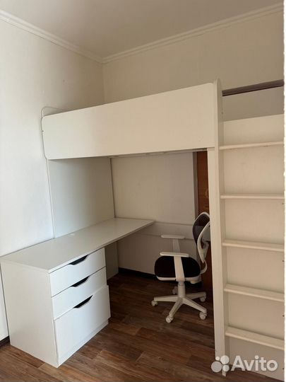 Стенка детская с кроватью и столом