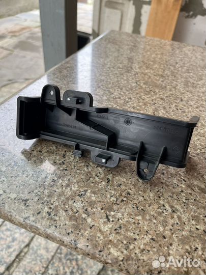 Крышка салонного фильтра LADA Vesta