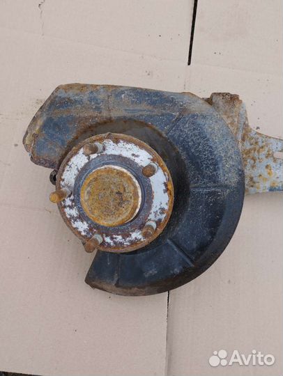 Задний левый рычаг Mazda Axela 1 Седан