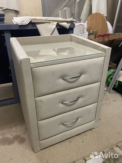 Тумба прикроватная