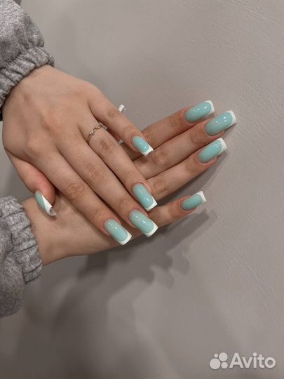 Маникюр в салоне красоты