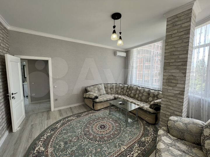 2-к. квартира, 66 м², 4/10 эт.